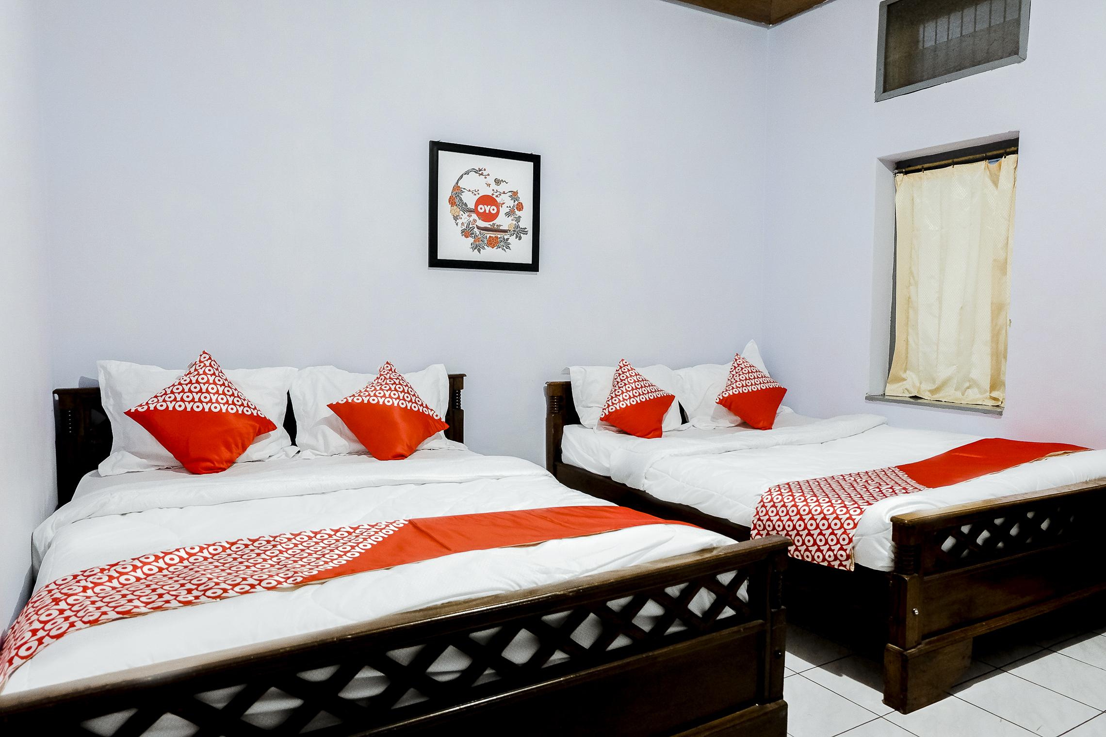 Hotel Palem 1 Syariah Redpartner Malang Exterior foto